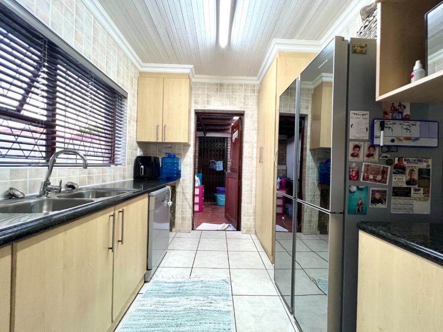 4 Bedroom Property for Sale in Walmer Downs Eastern Cape